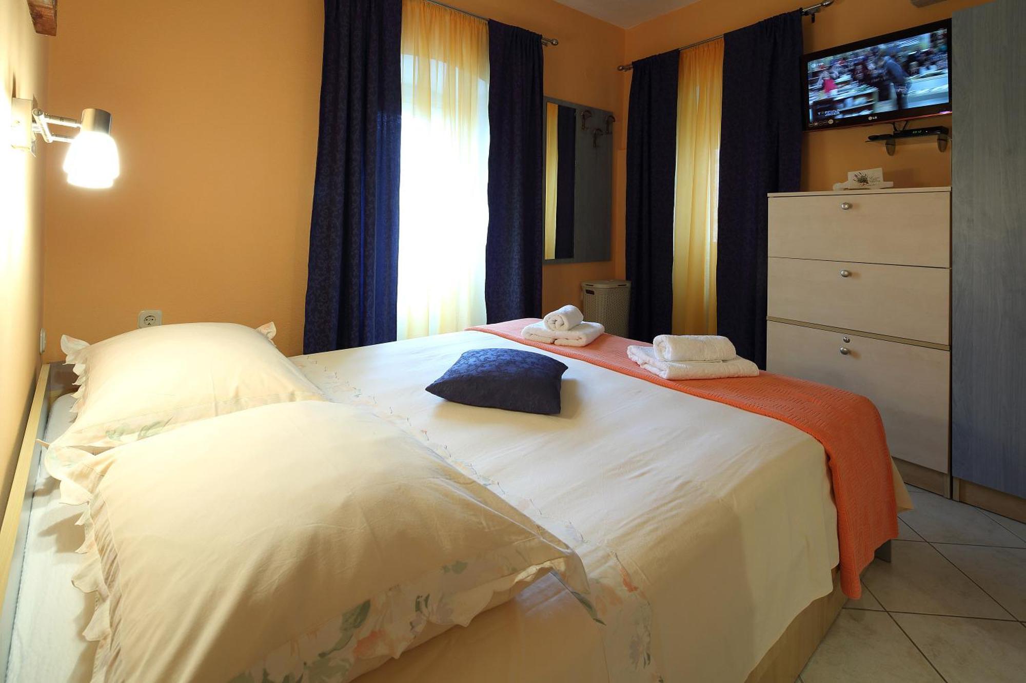 La Familia Apartments Makarska Bilik gambar