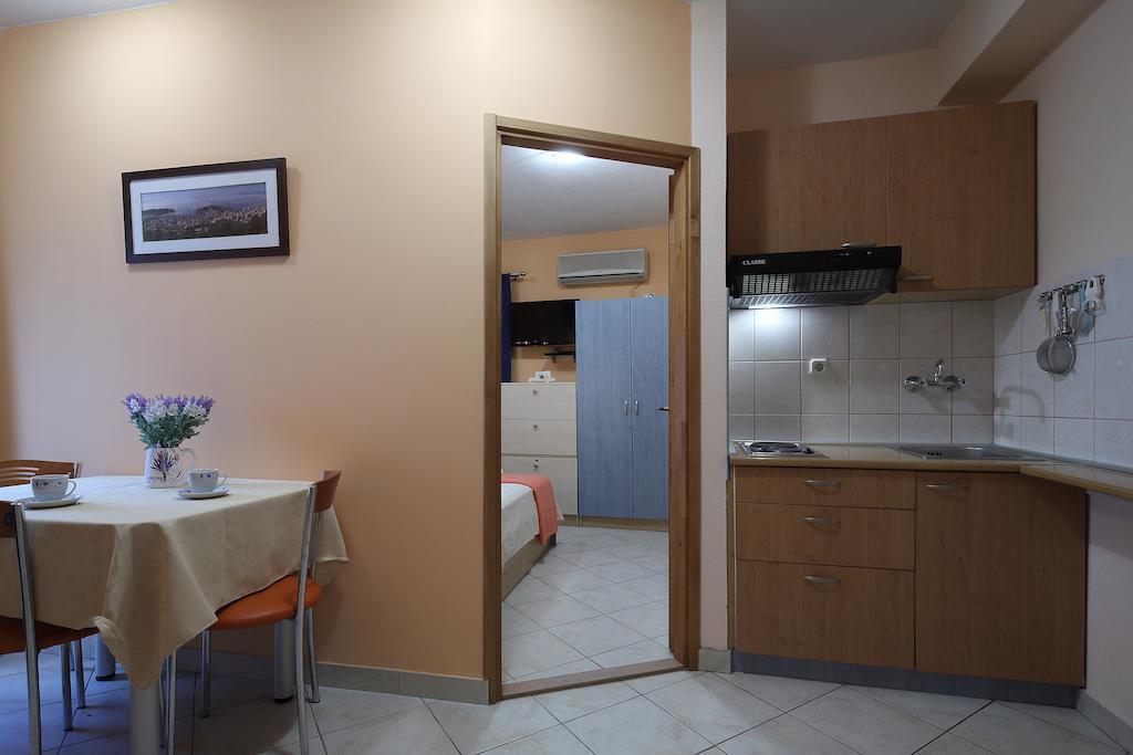 La Familia Apartments Makarska Bilik gambar